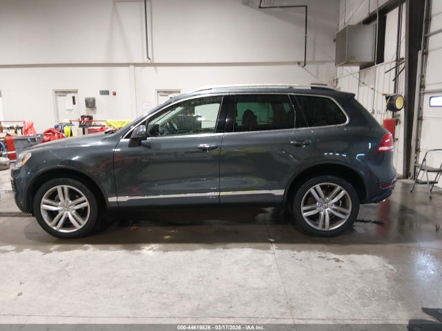 Продажа на аукционе авто 2012 Volkswagen Touareg Tdi Executive/tdi Lux/tdi Sport, vin: WVGFK9BP2CD002554, номер лота: 44619526