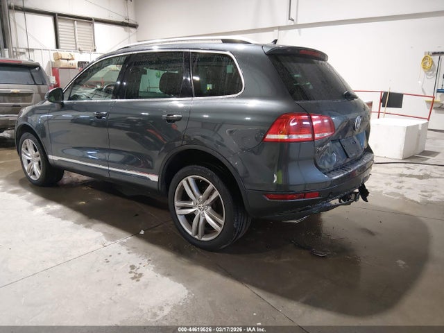 2012 VOLKSWAGEN TOUAREG WVGFK9BP2CD002554 Photo 2
