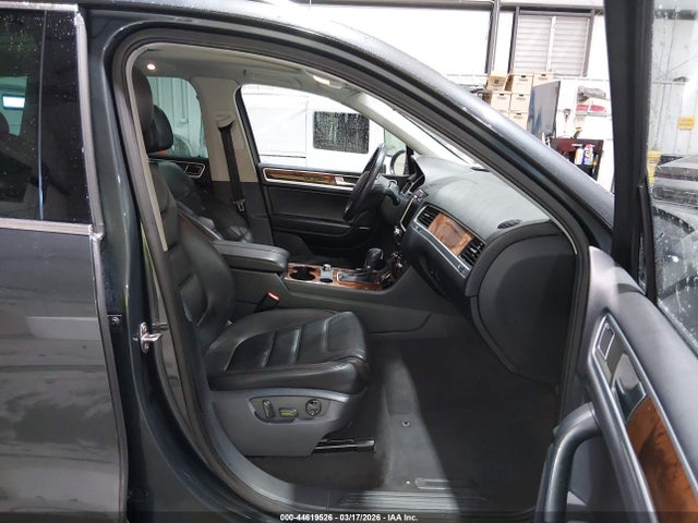 2012 VOLKSWAGEN TOUAREG WVGFK9BP2CD002554 Photo 4