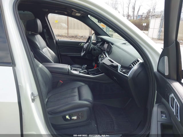 2019 BMW X5 5UXCR6C52KLL04685 Photo 4