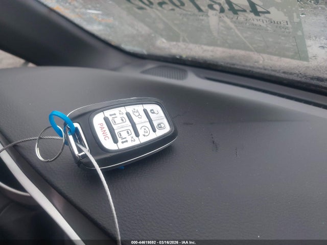2C4RC1BG8SR570044 Chrysler Pacifica Select