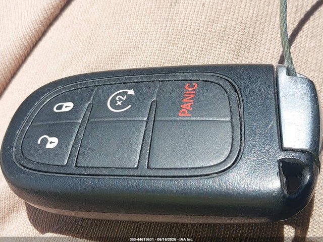 2015 Jeep Cherokee Limited მანქანა იყიდება აუქციონზე, vin: 1C4PJMDSXFW717526, აუქციონის ნომერი: 44619601