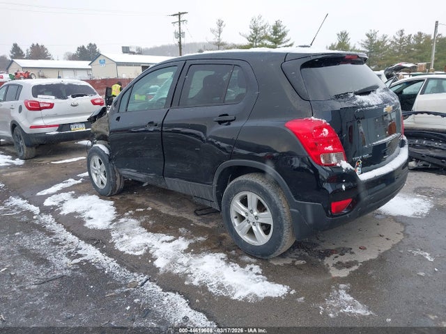 2019 CHEVROLET TRAX 3GNCJNSB5KL312432 Photo 2