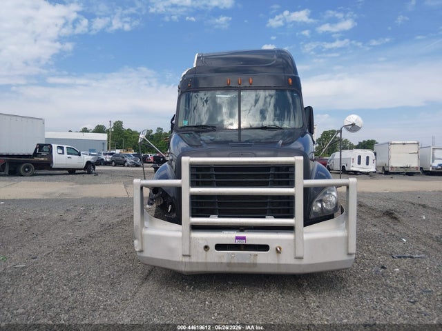 Продажа на аукционе авто 2011 Freightliner Cascadia 125, vin: 1FUJGLBG7BLAX1138, номер лота: 44619612