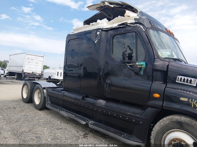 Продажа на аукционе авто 2011 Freightliner Cascadia 125, vin: 1FUJGLBG7BLAX1138, номер лота: 44619612