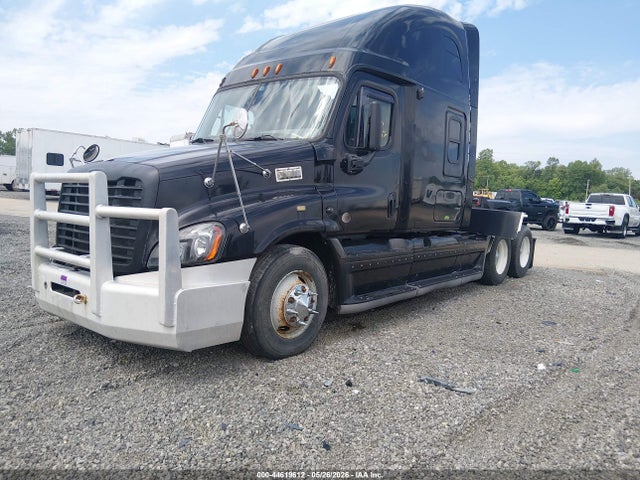 Продажа на аукционе авто 2011 Freightliner Cascadia 125, vin: 1FUJGLBG7BLAX1138, номер лота: 44619612