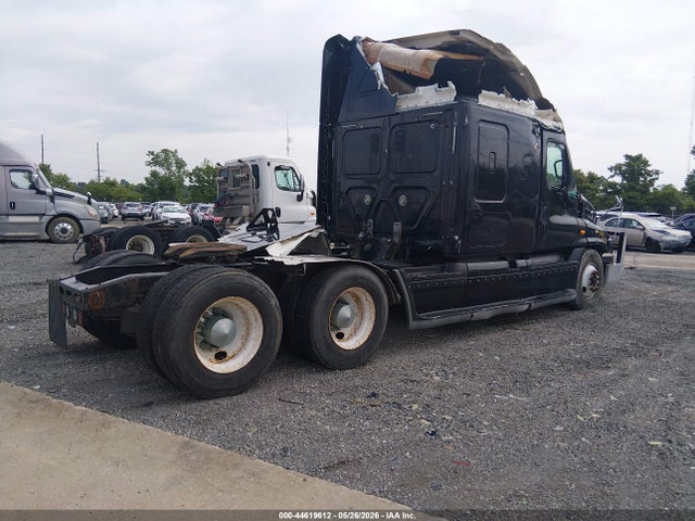 Продажа на аукционе авто 2011 Freightliner Cascadia 125, vin: 1FUJGLBG7BLAX1138, номер лота: 44619612