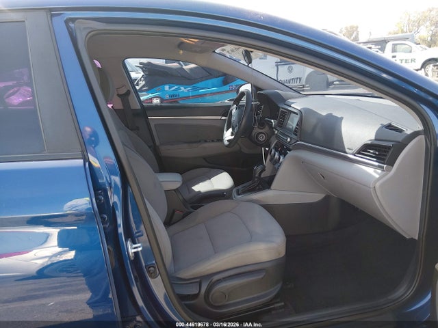 5NPD84LF1KH461800 Hyundai ELANTRA SEL