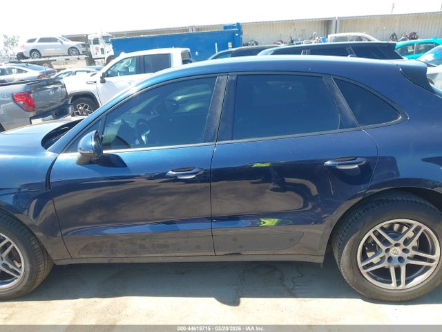 Porsche Macan Sport Edition 2018 WP1AA2A52JLB22297 Image 14