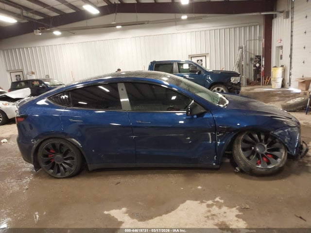 2023 Tesla Model Y Performance Dual Motor All-wheel Drive მანქანა იყიდება აუქციონზე, vin: 7SAYGDEF6PF795895, აუქციონის ნომერი: 44619731