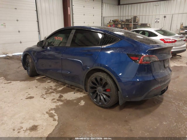 2023 Tesla Model Y Performance Dual Motor All-wheel Drive მანქანა იყიდება აუქციონზე, vin: 7SAYGDEF6PF795895, აუქციონის ნომერი: 44619731