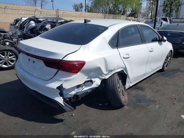 3KPF24AD7RE714998 KIA Forte Lxs
