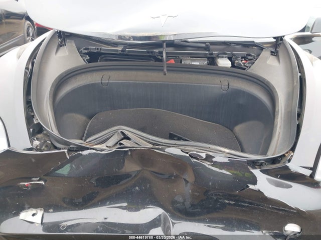 2018 Tesla Model 3 Long Range/mid Range მანქანა იყიდება აუქციონზე, vin: 5YJ3E1EA3JF046396, აუქციონის ნომერი: 44619780