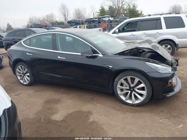 2018 Tesla Model 3 Long Range/mid Range მანქანა იყიდება აუქციონზე, vin: 5YJ3E1EA3JF046396, აუქციონის ნომერი: 44619780