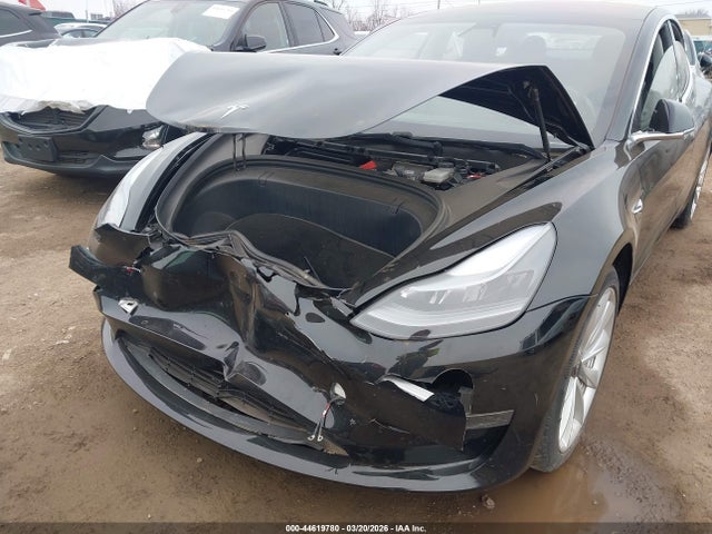 2018 Tesla Model 3 Long Range/mid Range მანქანა იყიდება აუქციონზე, vin: 5YJ3E1EA3JF046396, აუქციონის ნომერი: 44619780