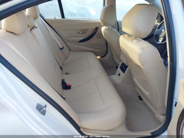 44619790 :رقم المزاد ، WBA8E5G51GNT94704 vin ، 2016 Bmw 320i Xdrive مزاد بيع