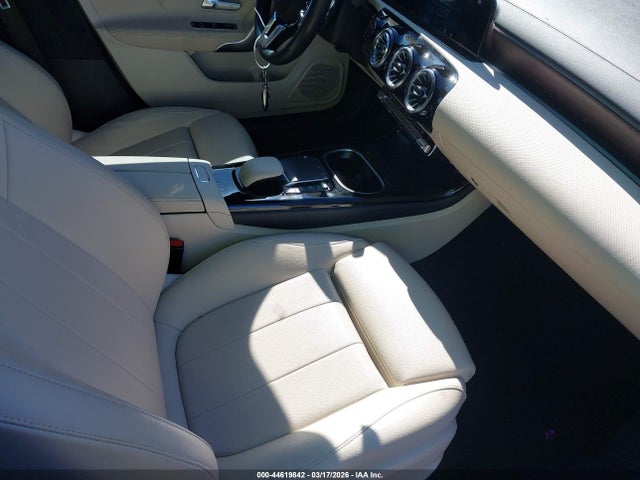 44619842 :رقم المزاد ، W1K5J4GB0PN367579 vin ، 2023 Mercedes-benz Cla 250 Coupe مزاد بيع