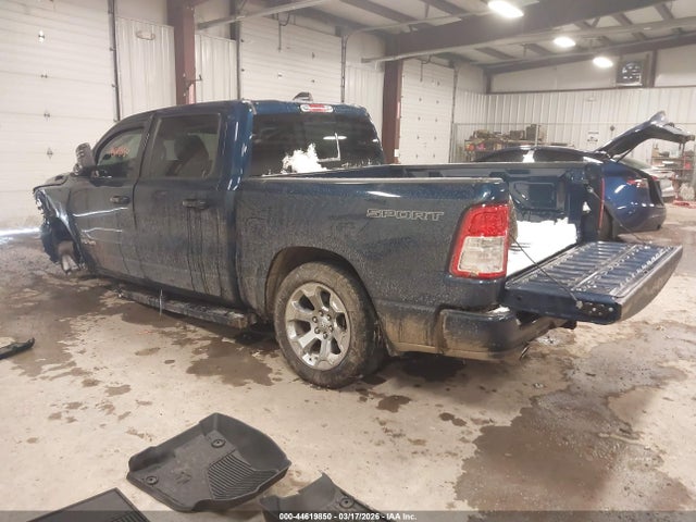 2022 RAM 1500 1C6SRFFT3NN458118 Photo 2