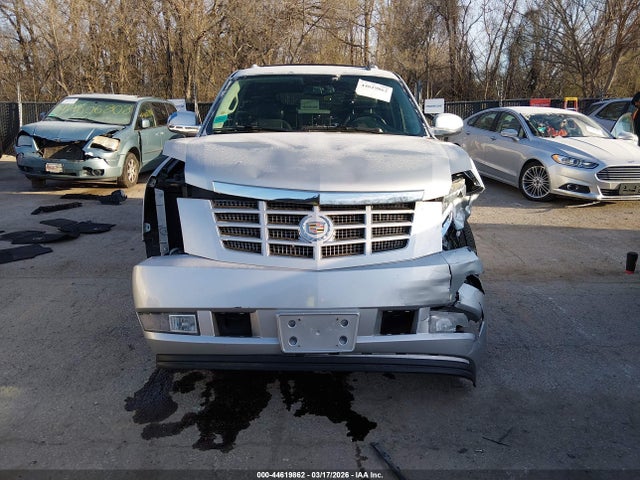 Продажа на аукционе авто 2014 Cadillac Escalade Luxury, vin: 1GYS4BEFXER106989, номер лота: 44619862