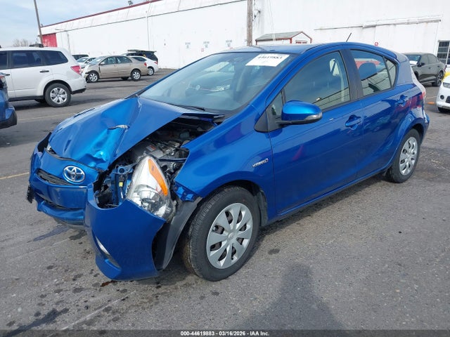 JTDKDTB39E1074539 Toyota Prius C Two