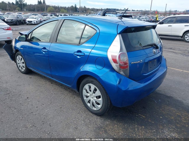 JTDKDTB39E1074539 Toyota Prius C Two