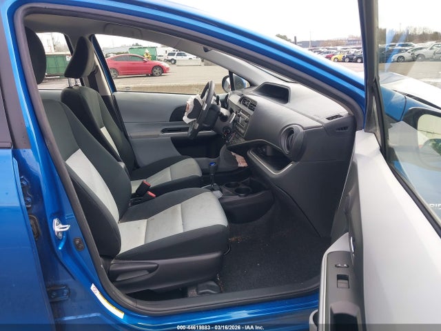 JTDKDTB39E1074539 Toyota Prius C Two