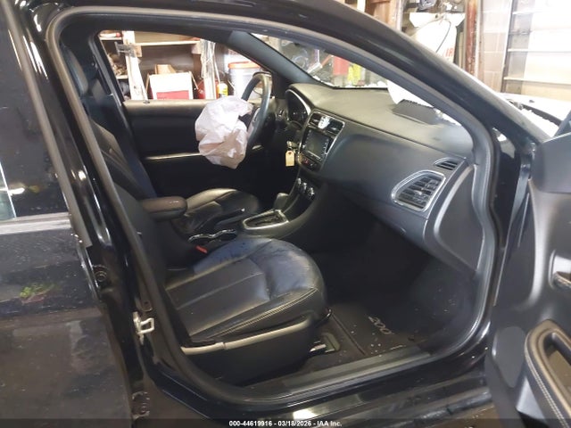 2011 Chrysler 200 Limited მანქანა იყიდება აუქციონზე, vin: 1C3BC2FB4BN572008, აუქციონის ნომერი: 44619916