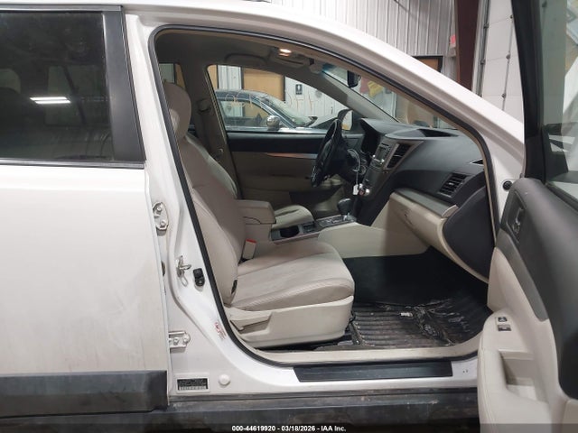 Продаж на аукціоні авто 2014 Subaru Outback 2.5i Premium, vin: 4S4BRCCC3E3215282, номер лоту: 44619920
