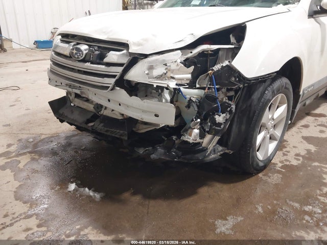 Продаж на аукціоні авто 2014 Subaru Outback 2.5i Premium, vin: 4S4BRCCC3E3215282, номер лоту: 44619920