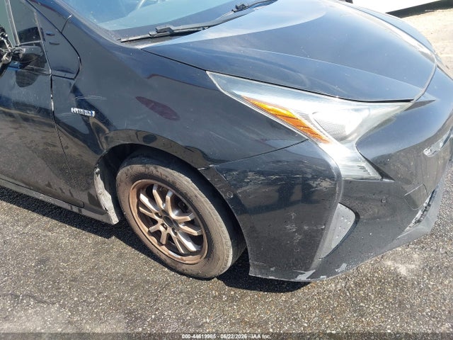 Toyota Prius Two 2018 JTDKBRFU0J3060216 Image 19
