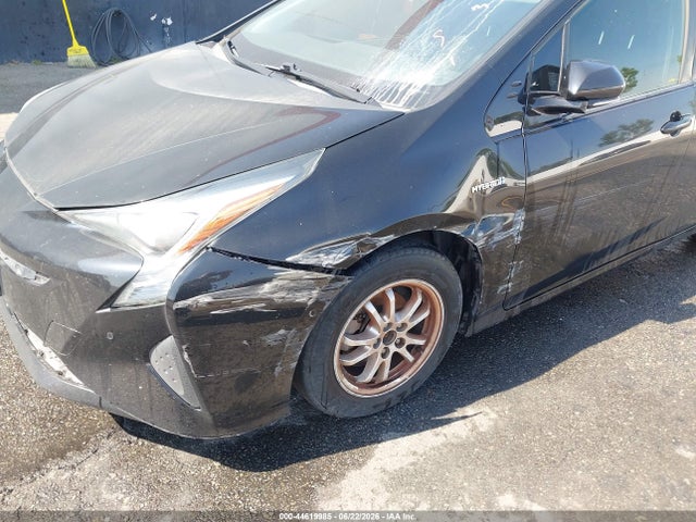 Toyota Prius Two 2018 JTDKBRFU0J3060216 Image 6