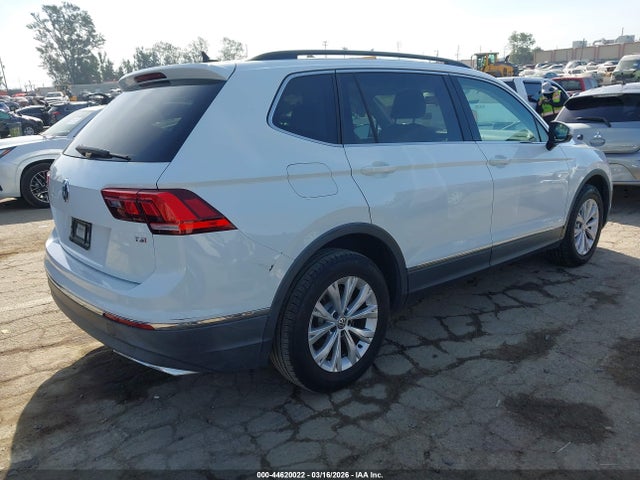2018 VOLKSWAGEN TIGUAN 3VV3B7AX0JM079312 Photo 3