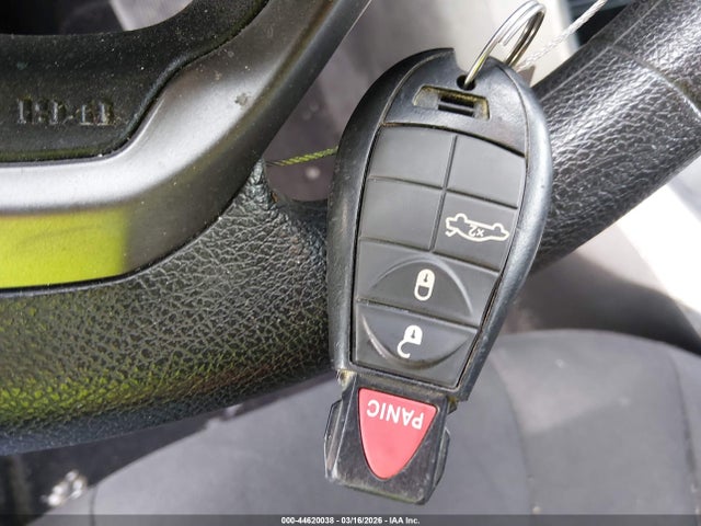 44620038 :رقم المزاد ، 1C4PJMCB4KD141357 vin ، 2019 Jeep Cherokee Latitude 4x4 مزاد بيع