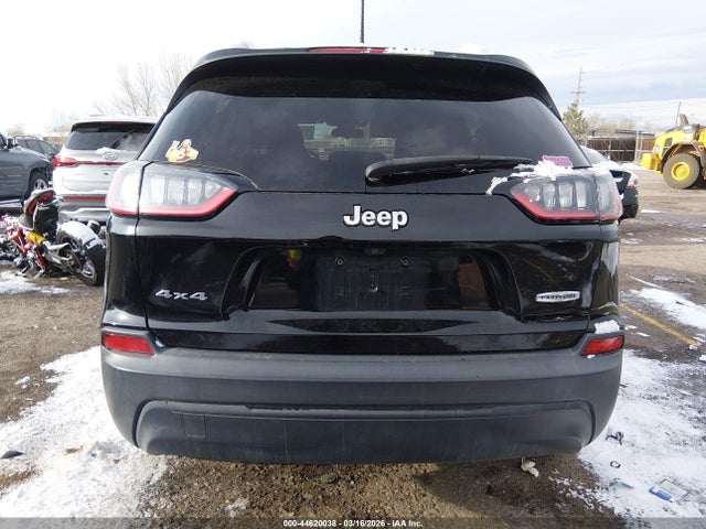 44620038 :رقم المزاد ، 1C4PJMCB4KD141357 vin ، 2019 Jeep Cherokee Latitude 4x4 مزاد بيع