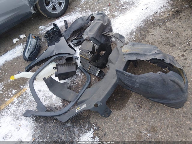 44620038 :رقم المزاد ، 1C4PJMCB4KD141357 vin ، 2019 Jeep Cherokee Latitude 4x4 مزاد بيع
