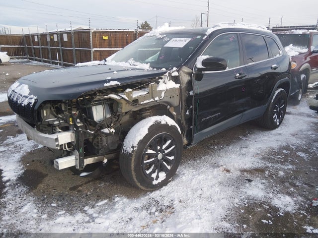 44620038 :رقم المزاد ، 1C4PJMCB4KD141357 vin ، 2019 Jeep Cherokee Latitude 4x4 مزاد بيع