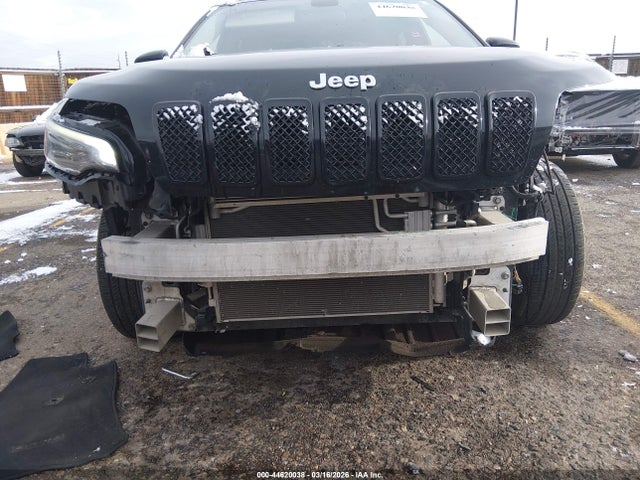 44620038 :رقم المزاد ، 1C4PJMCB4KD141357 vin ، 2019 Jeep Cherokee Latitude 4x4 مزاد بيع