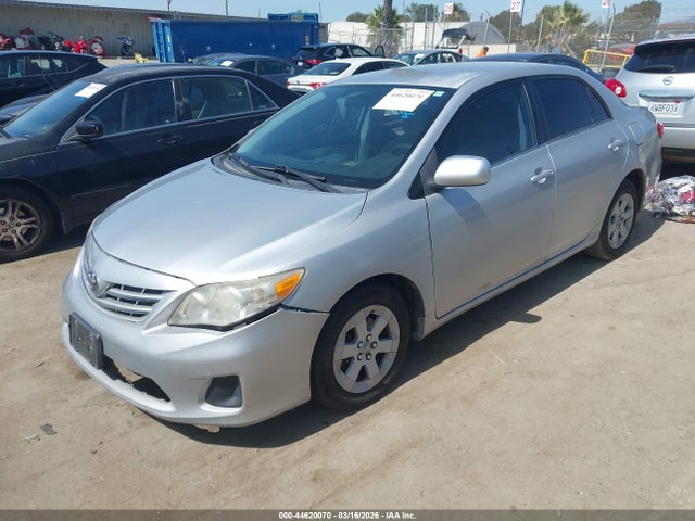 44620070 :رقم المزاد ، 5YFBU4EE6DP193288 vin ، 2013 Toyota Corolla Le مزاد بيع