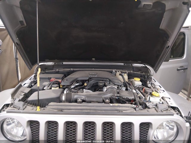 1C4HJXDG2JW246224 Jeep Wrangler Unlimited Sport S 4x4