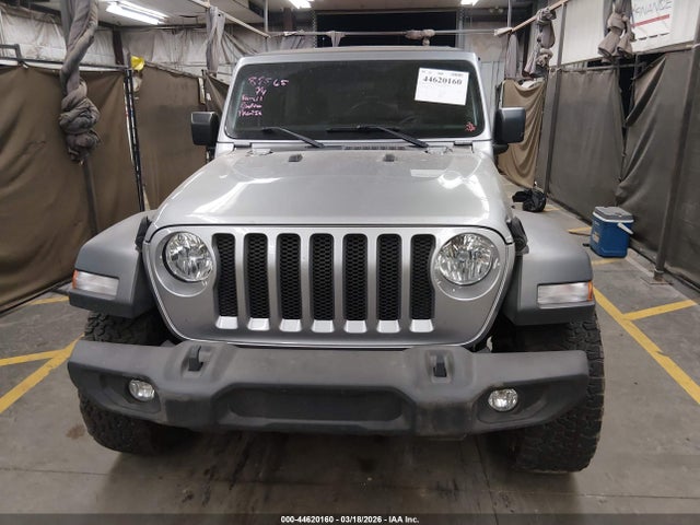 1C4HJXDG2JW246224 Jeep Wrangler Unlimited Sport S 4x4
