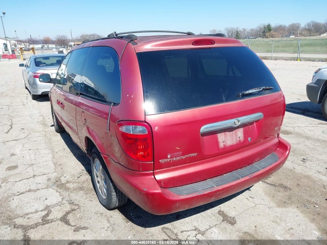 2003 CHRYSLER TOWN & COUNTRY 2C4GP74L83R151623 Photo 2