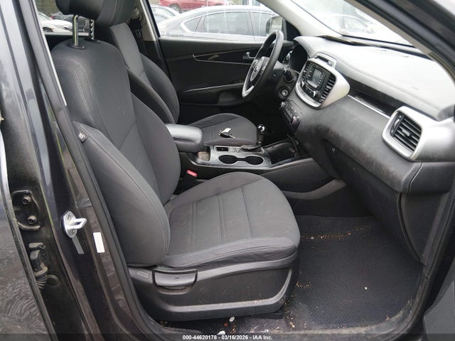 44620178 :رقم المزاد ، 5XYPGDA30GG170681 vin ، 2016 Kia Sorento 2.4l Lx مزاد بيع