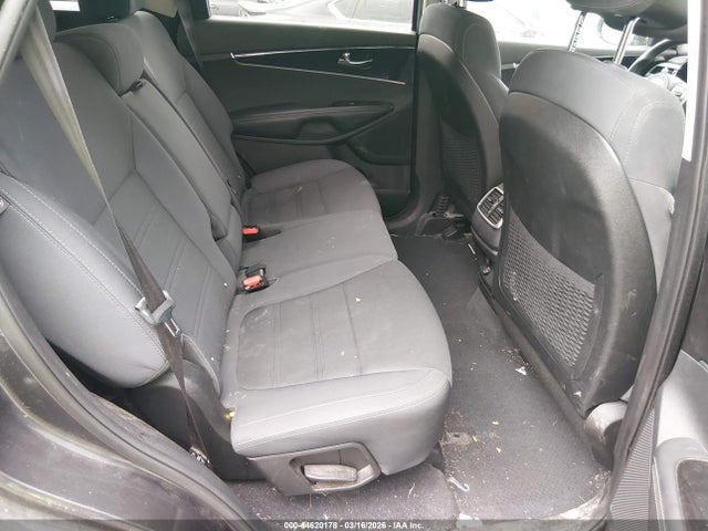 44620178 :رقم المزاد ، 5XYPGDA30GG170681 vin ، 2016 Kia Sorento 2.4l Lx مزاد بيع