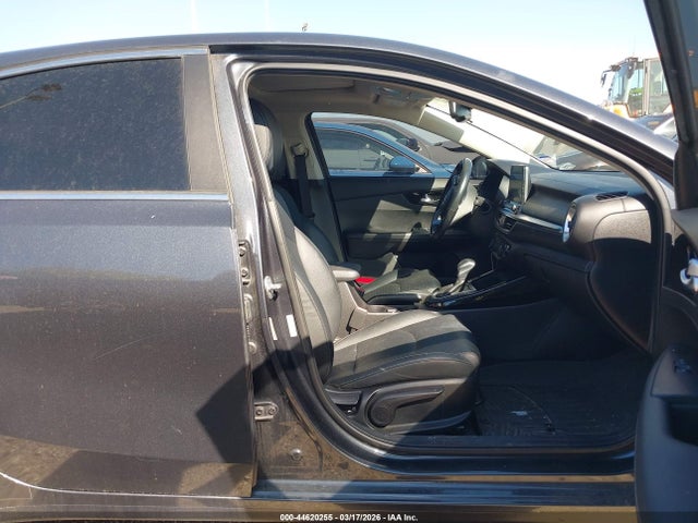 2021 Kia Forte Ex მანქანა იყიდება აუქციონზე, vin: 3KPF54AD4ME415047, აუქციონის ნომერი: 44620255