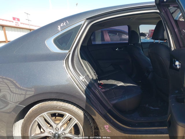 2021 Kia Forte Ex მანქანა იყიდება აუქციონზე, vin: 3KPF54AD4ME415047, აუქციონის ნომერი: 44620255