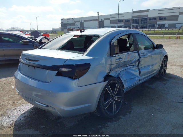 2013 CHRYSLER 200 1C3CCBAB8DN568509 Photo 3