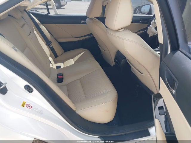44620309 :رقم المزاد ، JTHBA1D20G5015195 vin ، 2016 Lexus Is 200t مزاد بيع