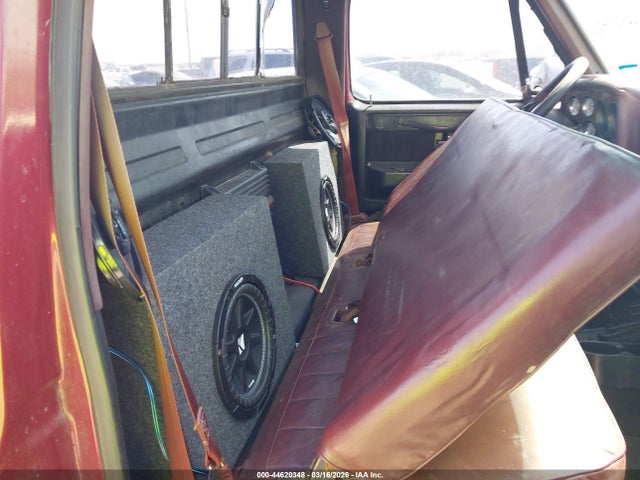 44620348 :رقم المزاد ، 1GTEK14H4FF733745 vin ، 1985 Gmc K1500 مزاد بيع
