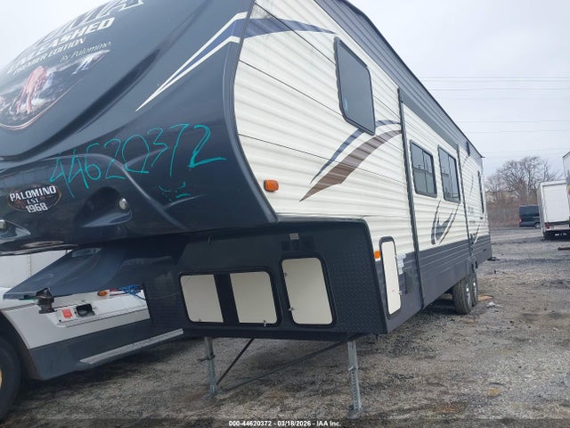 44620372 :رقم المزاد ، 4X4FPTL22HP067314 vin ، 2017 Palomino Puma 351thss Toy-hauler Travel Trailer مزاد بيع