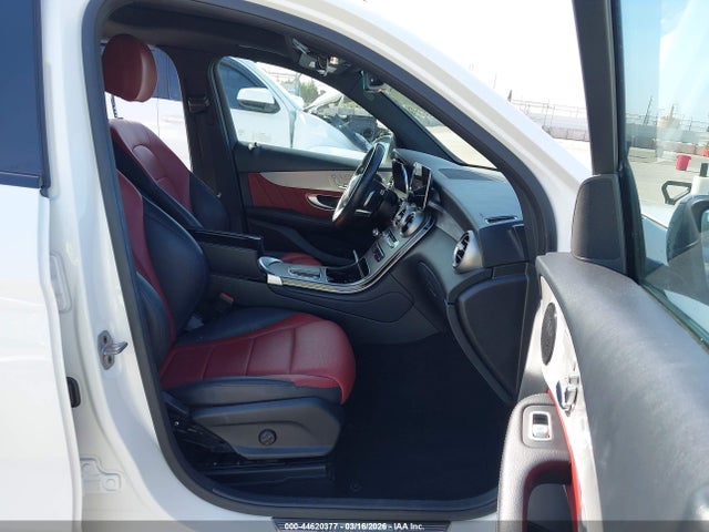 W1N0G8DB8NV398468 Mercedes-Benz Glc 300 Suv